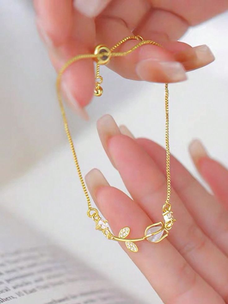 🌷 Pulsera Tulipán con Cajita de Regalo – Elegancia y Significado en un Detalle 🎁